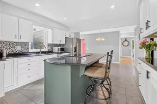 3918 Rockwell Dr, Madison, WI 53714 - Photo 6