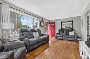 3918 Rockwell Dr, Madison, WI 53714 - Photo 8