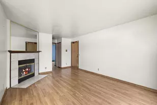 6717 Park Edge Dr, Madison, WI 53719 - Photo 4