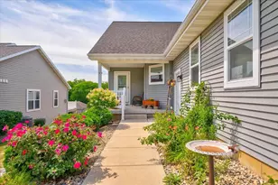 1812 Dondee Rd, Madison, WI 53716 - Photo 4