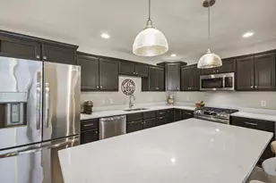 674 Hillcrest Dr, Waunakee, WI 53597 - Photo 14