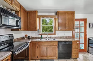 205 E 3rd St, Waunakee, WI 53597 - Photo 14
