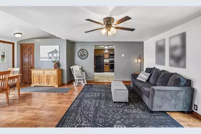 205 E 3rd Street, Waunakee, WI 53597 - Photo 10