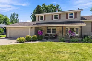 133 W Kohler St, Sun Prairie, WI 53590 - Photo 2