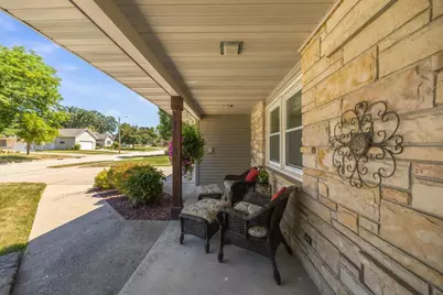 133 W Kohler Street, Sun Prairie, WI 53590 - Photo 6