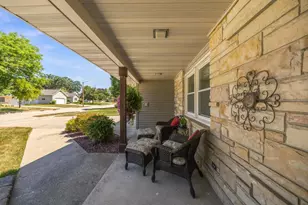 133 W Kohler St, Sun Prairie, WI 53590 - Photo 6