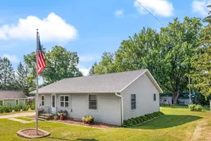 W2333 Commercial St, Poy Sippi, WI 54967 - Photo 4