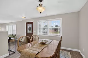 2111 Kenwood Ave, Janesville, WI 53545 - Photo 8