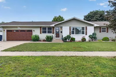 2111 Kenwood Avenue, Janesville, WI 53545 - Photo 2
