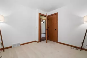 6021 Meadowood Dr, Madison, WI 53711 - Photo 20