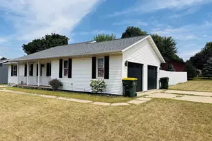 1946 Amanda Dr, Reedsburg, WI 53959 - Photo 4