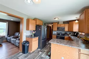 516 Marilyn Dr, Cobb, WI 53526 - Photo 12