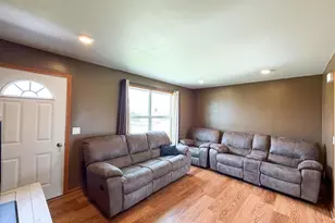 516 Marilyn Dr, Cobb, WI 53526 - Photo 4