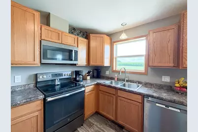 516 Marilyn Drive, Cobb, WI 53526 - Photo 10