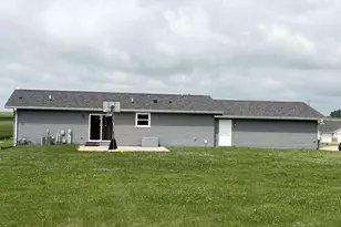 516 Marilyn Dr, Cobb, WI 53526 - Photo 2