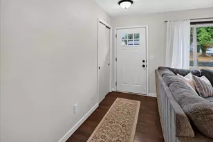 1419 Jasper Cir, Sun Prairie, WI 53590 - Photo 2