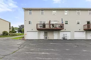 909 N Clover Ln, Cottage Grove, WI 53527 - Photo 32