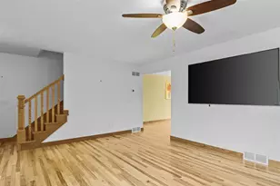 909 N Clover Ln, Cottage Grove, WI 53527 - Photo 4