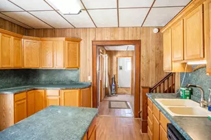 207 Spring St, Elroy, WI 53929 - Photo 16