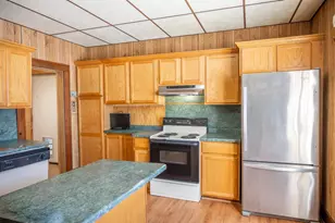 207 Spring St, Elroy, WI 53929 - Photo 18
