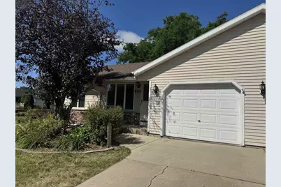 965 N Wuthering Hills Drive, Janesville, WI 53546 - Photo 2