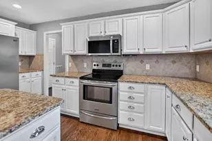 5502 Upland Trail, Middleton, WI 53562 - Photo 12