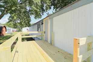 160 Buckingham Ln, Holmen, WI 54636 - Photo 2
