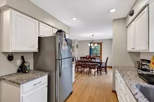 2141 Blue Heron Ct, Stoughton, WI 53589 - Photo 12