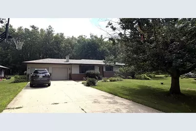 2451 S Country Lane, Beloit, WI 53511 - Photo 2