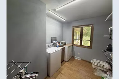 2451 S Country Lane, Beloit, WI 53511 - Photo 32
