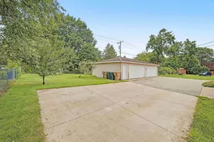 426 Rushmore Ln, Madison, WI 53711 - Photo 8