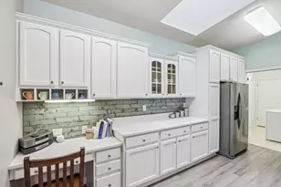 5 Cherokee Cir, Madison, WI 53704 - Photo 8