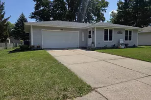 1431 S Chatham St, Janesville, WI 53546 - Photo 1