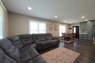 1431 S Chatham St, Janesville, WI 53546 - Photo 10