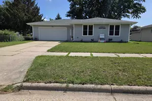 1431 S Chatham St, Janesville, WI 53546 - Photo 2