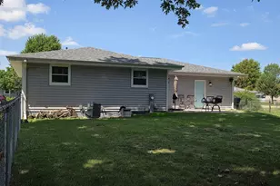 1431 S Chatham St, Janesville, WI 53546 - Photo 4