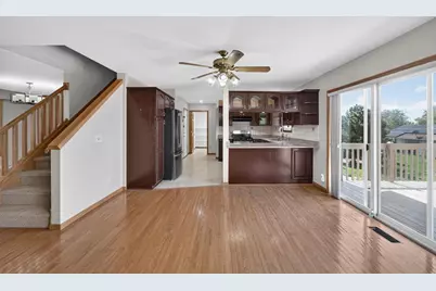 914 Eagle Crest Drive, Madison, WI 53704 - Photo 12