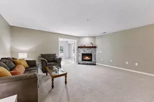 8510 Greenway Blvd, Middleton, WI 53562 - Photo 8