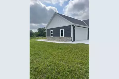 190 Deerrun Drive, Fall River, WI 53932 - Photo 2