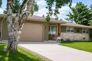 1164 Ontario Dr, Janesville, WI 53545 - Photo 2
