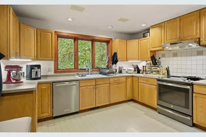 6760 Sunset Drive, Verona, WI 53593 - Photo 10