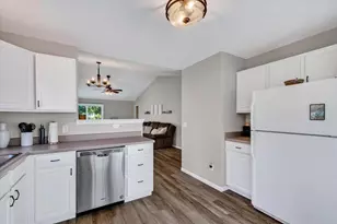 7022 Rockstream Dr, Madison, WI 53719 - Photo 10