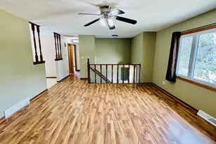 2210 Ridgeway Rd, Monroe, WI 53566 - Photo 10