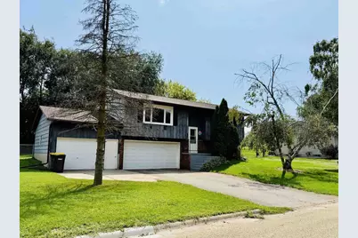 2210 Ridgeway Road, Monroe, WI 53566 - Photo 2