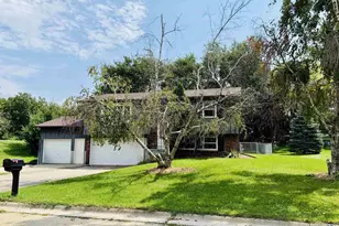 2210 Ridgeway Rd, Monroe, WI 53566 - Photo 4