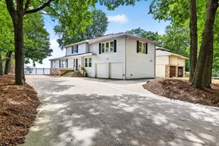 405 Woodward Dr, Madison, WI 53704 - Photo 4
