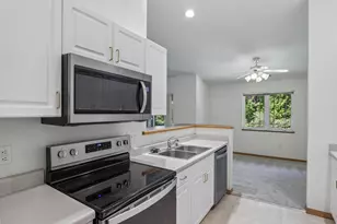2820 Mickelson Pkwy, Fitchburg, WI 53711 - Photo 20