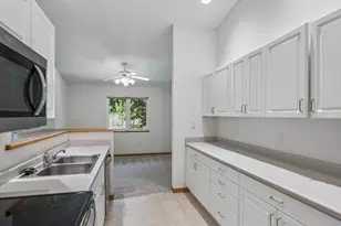 2820 Mickelson Pkwy, Fitchburg, WI 53711 - Photo 18