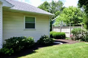 1525 E Williams Dr, Beloit, WI 53511 - Photo 16