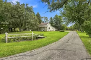 882 Taylor Ln, Stoughton, WI 53589 - Photo 2